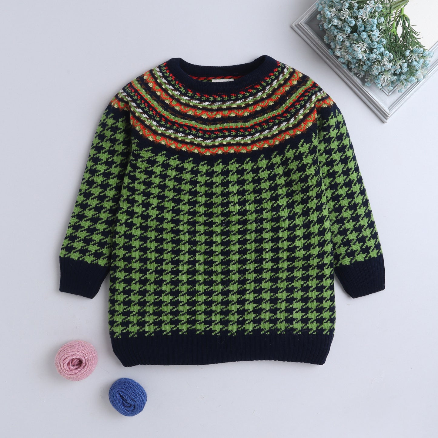 Yellow Aplle Nordic Charm Houndstooth Knit Sweater – Bold & Cozy for Girls