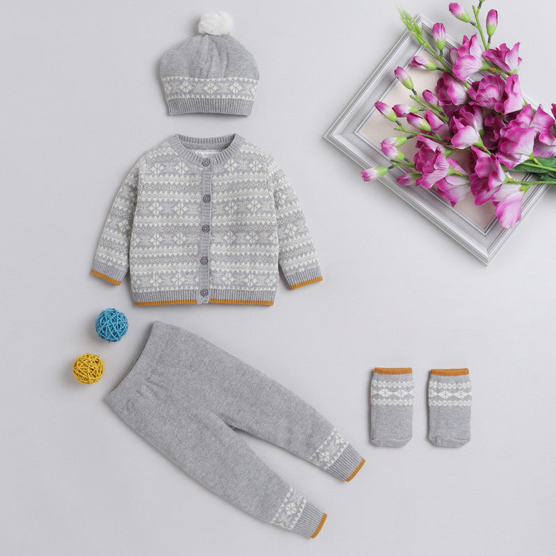 New Born Baby Clothing Set Made with Cotton For All Season With Cardigan Pajama Cap and Pair of Socks
