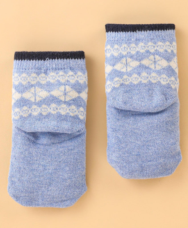 New Born Baby Clothing Set Made with Cotton For All Season With Cardigan Pajama Cap and Pair of Socks