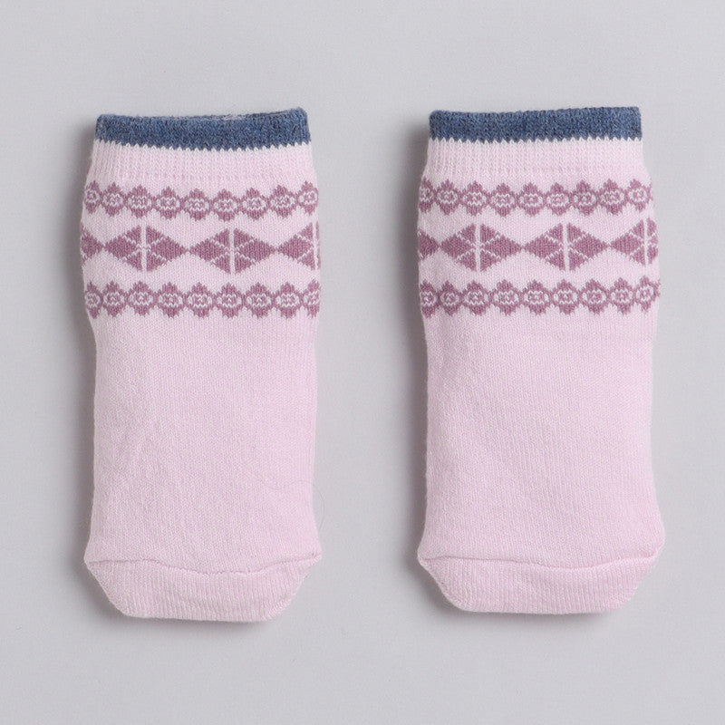 New Born Baby Clothing Set Made with Cotton For All Season With Cardigan Pajama Cap and Pair of Socks