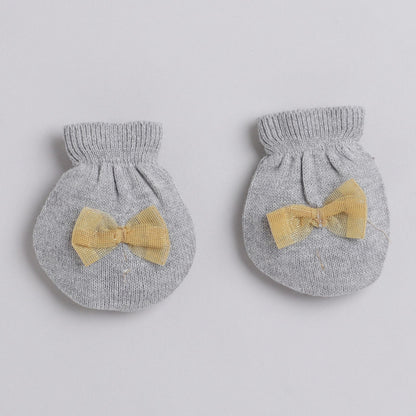 New Born Cotton Baby Set For All Season With Cardigan, Pajama, Cap and Pair of Socks and Blanket