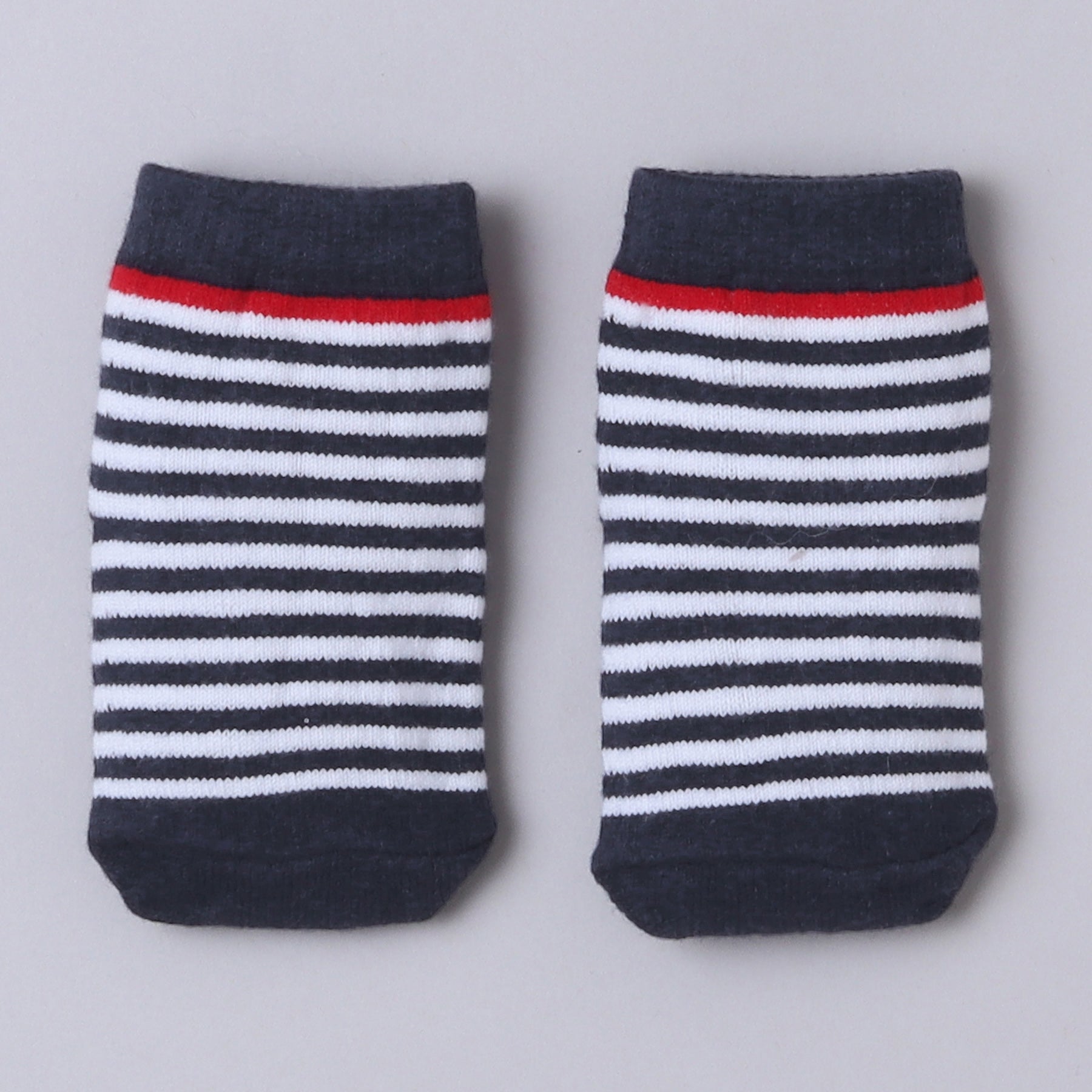 Newborn Baby Cotton Clothing Set (Pack of 4) – All Season Soft & Breathable Unisex Outfit | Top, Bottom, Cap & Socks (0-6 Months)
