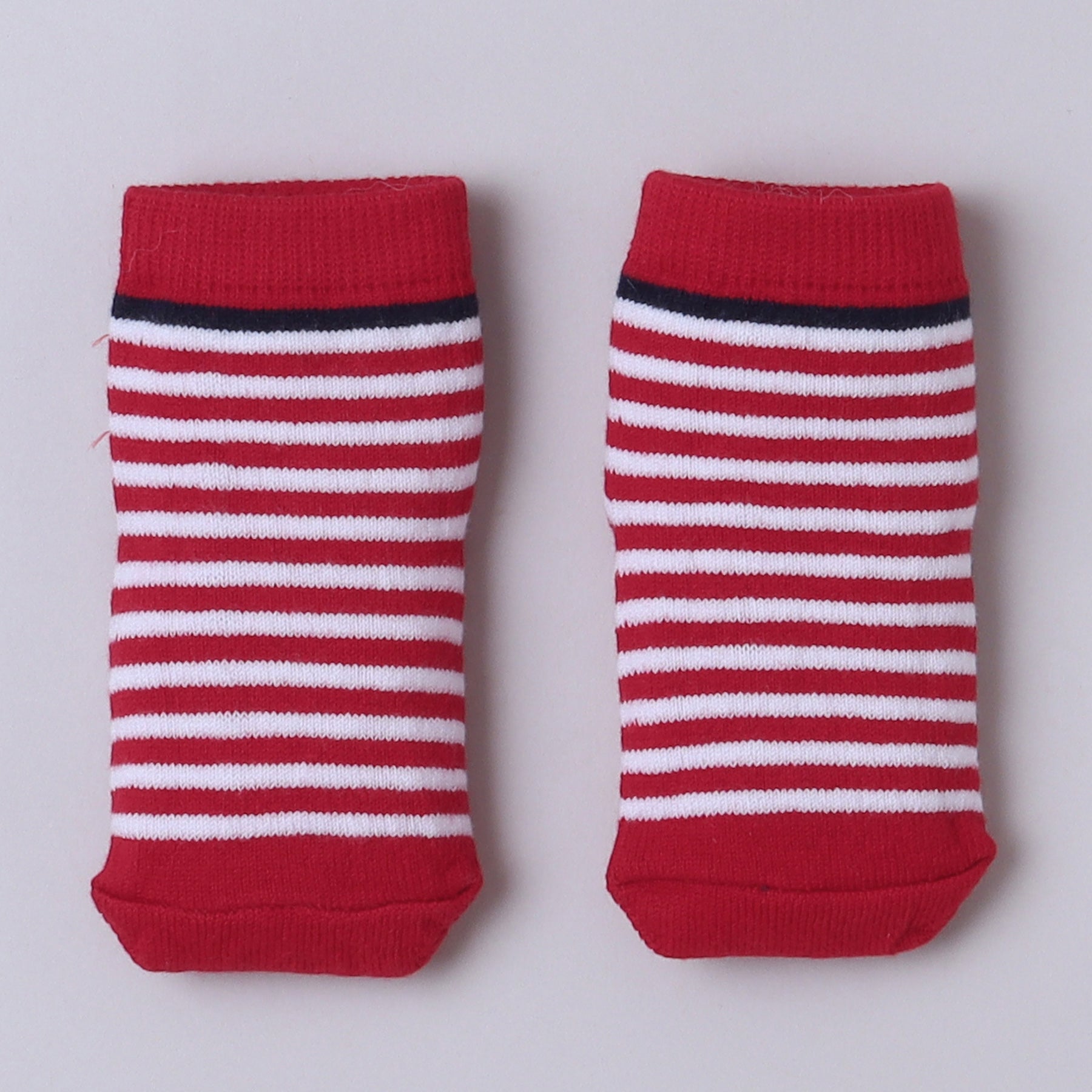 Newborn Baby Cotton Clothing Set (Pack of 4) – All Season Soft & Breathable Unisex Outfit | Top, Bottom, Cap & Socks (0-6 Months)